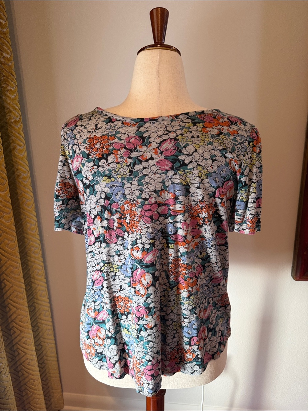 Anthropologie Floral Scoop-Neck Tee in Multicolor Print - Picture 3 of 3